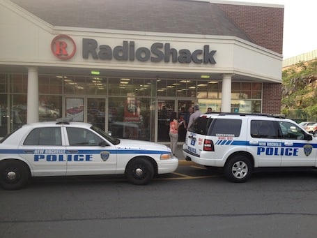 149868-armed-robbery-at-radio-shack-on-palmer-avenue-in-new-rochelle.jpg
