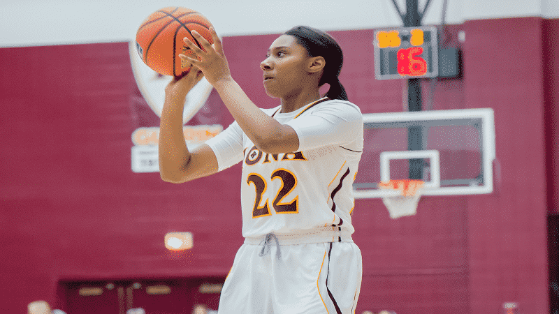 Jaspers Late Surge Sinks The Gaels, 63-56