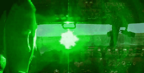 Laser-Pointer-at-Plane-cnet.png