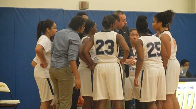 Women's Hoops Downs Davis in Conference Opener