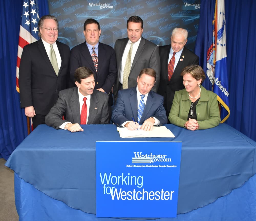 Astorino Joins Bi-Partisan Coalition to Sign No Tax Hike Budget
