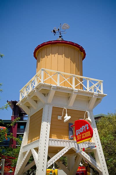 400px-Goofys_Sky_School_entrance.jpg
