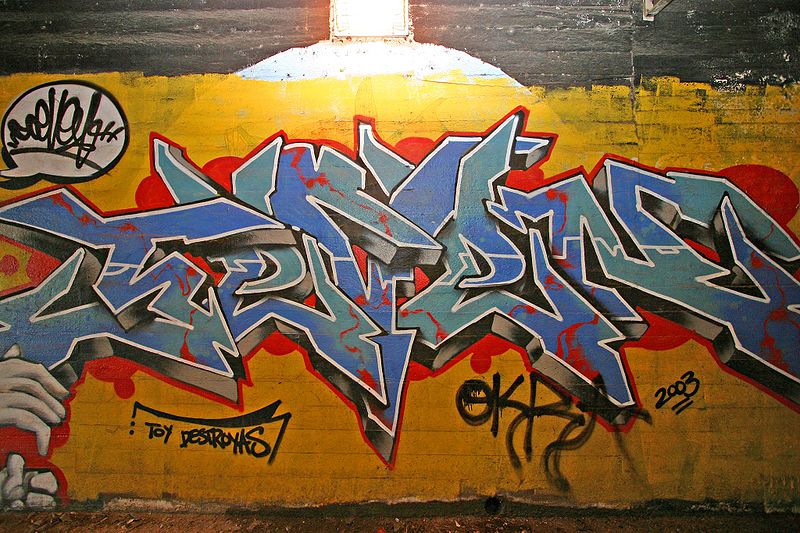 800px-Estoria_Street_Tunnel_graffiti_17.jpg