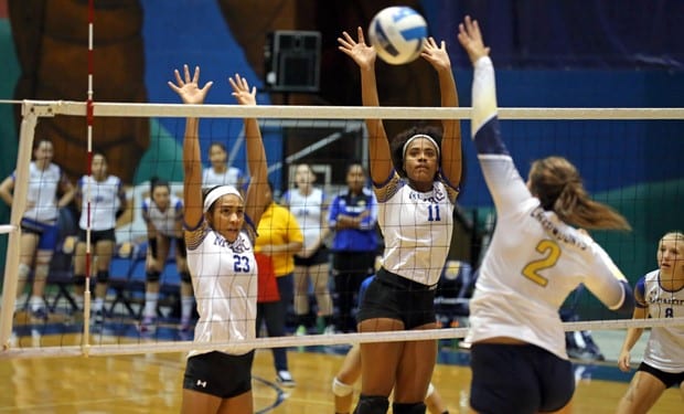 Monroe College Volleyball Goes 3-1 at Iowa Western Tournament.jpg