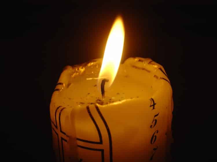 Obituary-Candle2.jpg