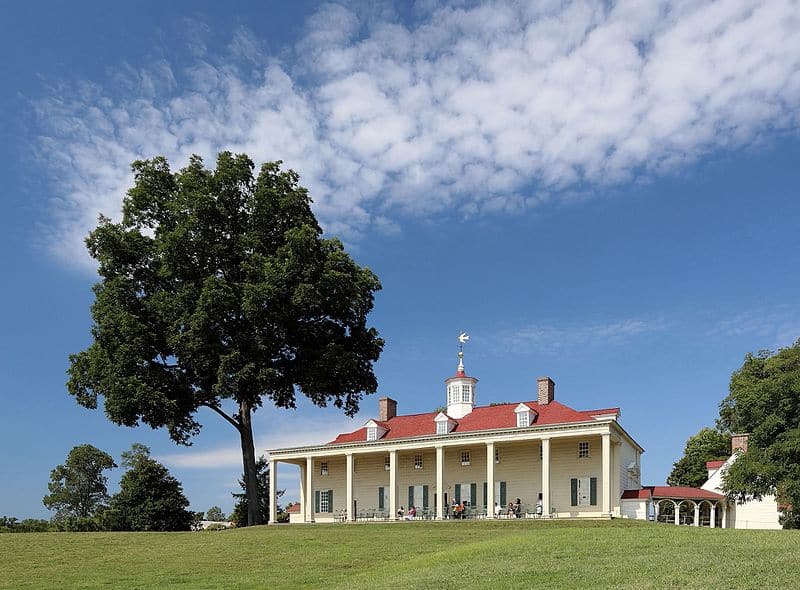 Historic Mansion “Gossip Tour”