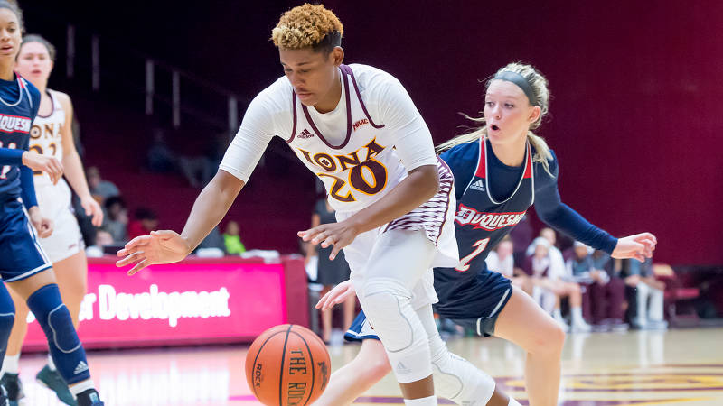 Lewis Scores Career-High In Loss At Monmouth.jpg