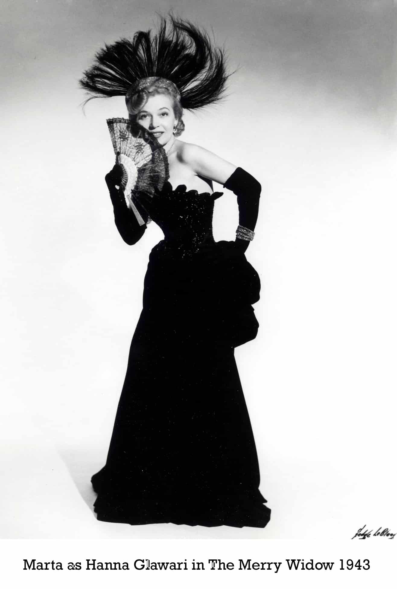 Marta Eggerth in The Merry Widow, 1943.jpg