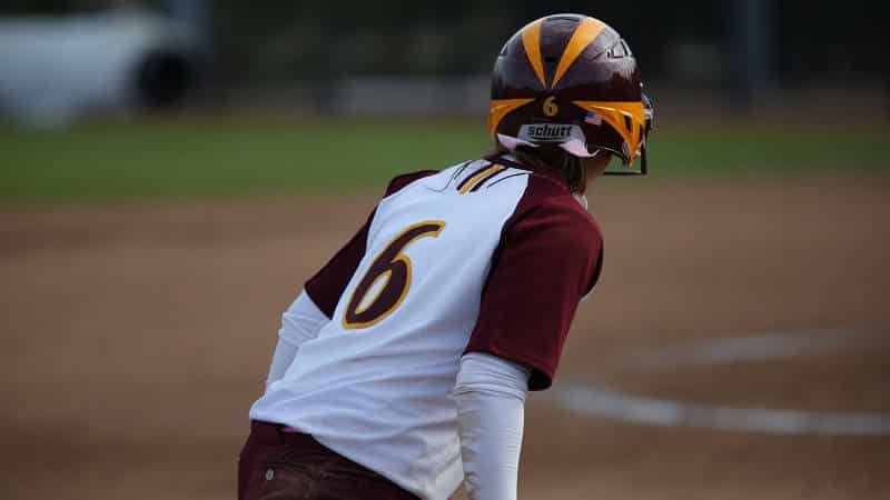Iona Softball Splits Day One of Elon Tournament.jpg