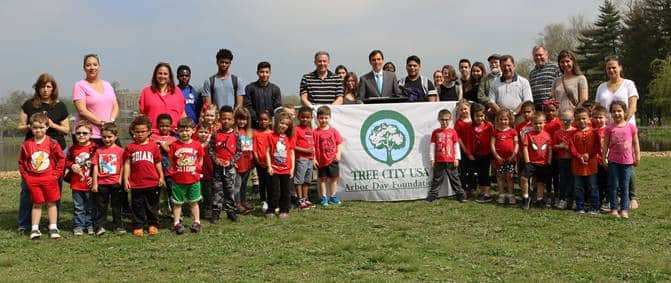 Mayor Noam Bramson and City officials marked Arbor Day with a tree planting at Huguenot Park, assisted by children of Preschool Learning Center, and Dr. Patrick Cushing’s Flora and Fauna class from New Rochelle High School.