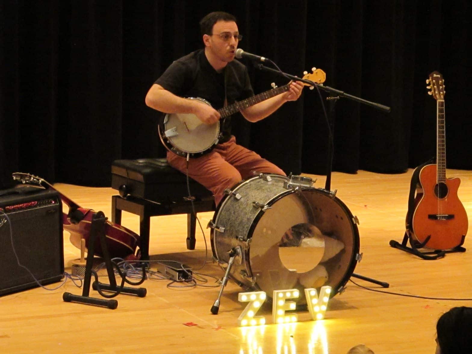 Library Offers Live Show and Film for Children
