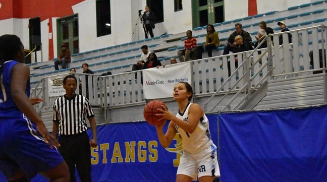 Women's Basketball Falls to USMMA.jpg