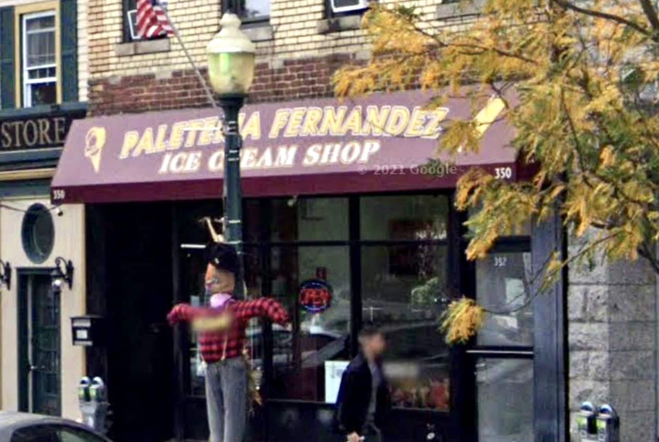 Taxi Cab Robber Made Terroristic Threats at Ice Cream Store in Downtown